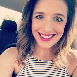 Meet your Posher, Laura